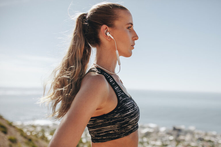 Bluetooth sports headphone