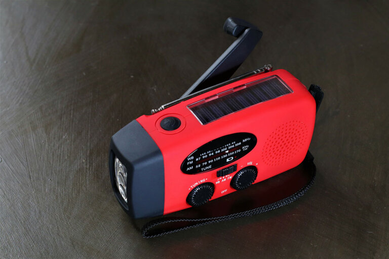 crank radio